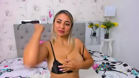 Antonella online show from August 13, 1:58 pm