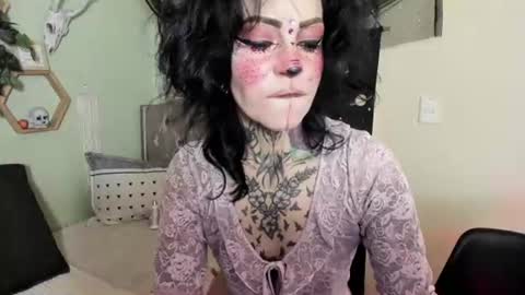 Isabella online show from July 24, 1:36 pm