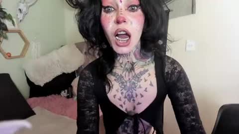 Isabella online show from August 12, 5:48 pm
