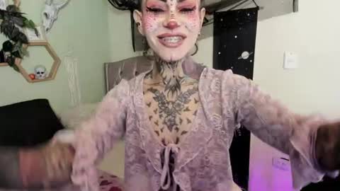 Isabella online show from August 13, 1:47 pm