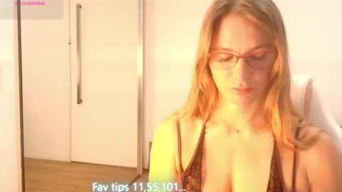 Milf Tea Tea  online show from August 14, 9:46 am