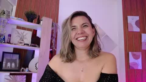 Sara  online show from August 6, 5:45 pm