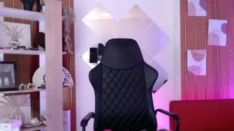 Sara  online show from August 8, 2:28 pm