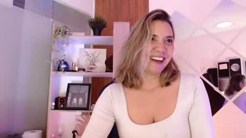 Sara  online show from August 14, 12:20 pm