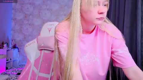 Milia online show from July 18, 8:54 pm