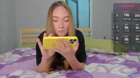 MilkaLiza online show from September 4, 3:27 pm
