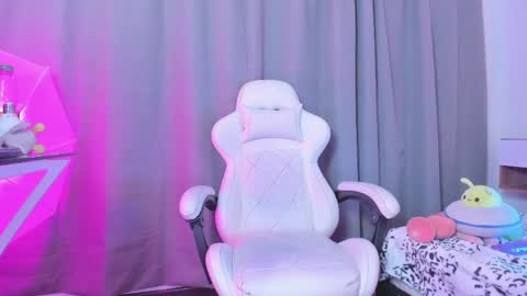 Michelle  online show from April 25, 11:22 pm