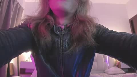 Michelle  online show from April 27, 8:09 pm