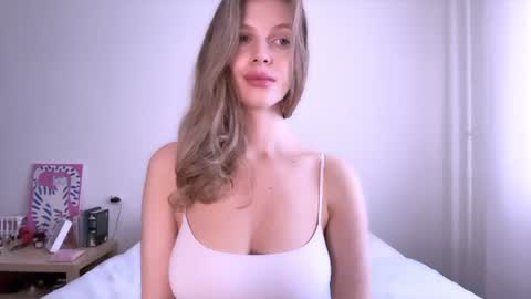 milky__way_ online show from August 2, 3:19 pm