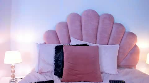 milky_majo online show from August 5, 5:22 pm