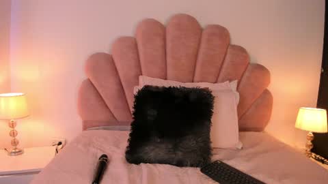 milky_majo online show from August 10, 4:30 pm