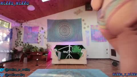 milla_milla online show from May 3, 1:43 am