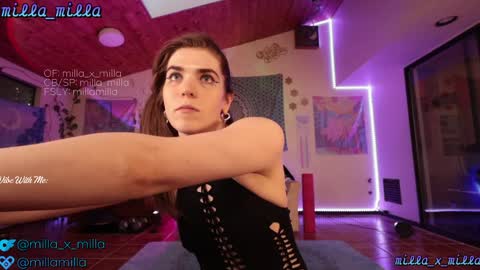 milla_milla online show from May 31, 3:52 am