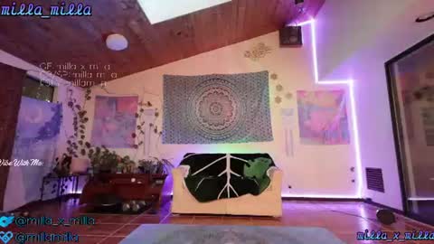 milla_milla online show from June 14, 3:47 am