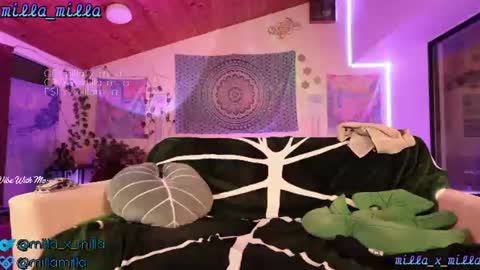 milla_milla online show from June 21, 8:04 am
