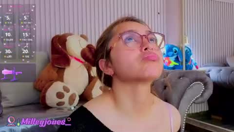 milleyjones_ online show from August 14, 5:16 pm