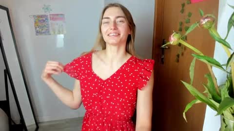 millie_lacroix online show from May 25, 4:42 pm