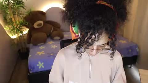 millie_volturi online show from August 30, 12:38 pm