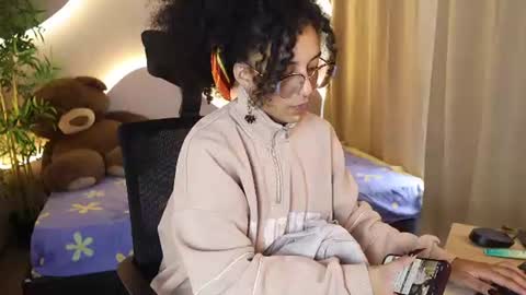 millie_volturi online show from August 30, 5:02 pm