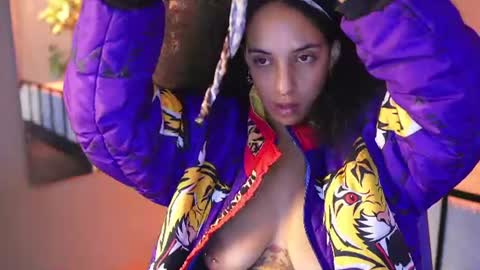 millie_volturi online show from September 2, 5:48 pm