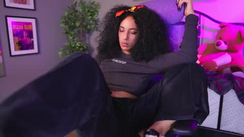 millie_volturi online show from September 4, 6:12 pm