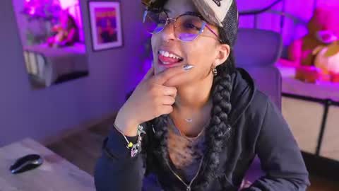 millie_volturi online show from September 10, 12:48 pm
