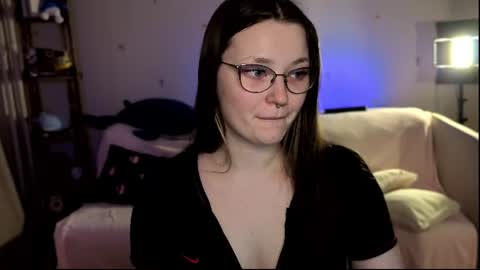 Millie online show from July 30, 4:03 pm