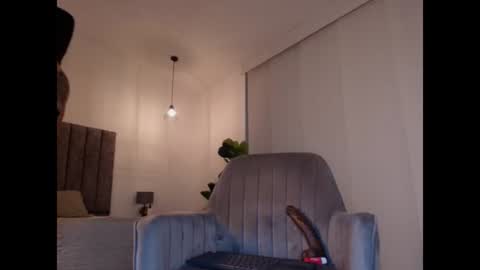 Millie  OF milliejhonson online show from August 8, 11:16 pm