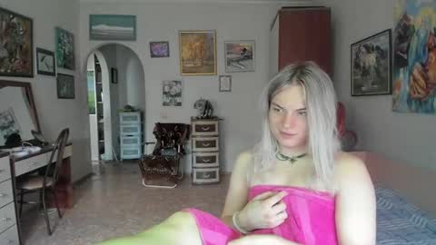 mili-kira online show from August 4, 6:21 am