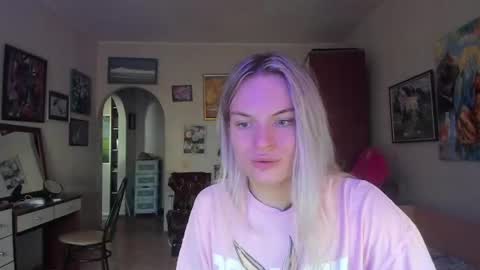 mili-kira online show from August 5, 5:49 am