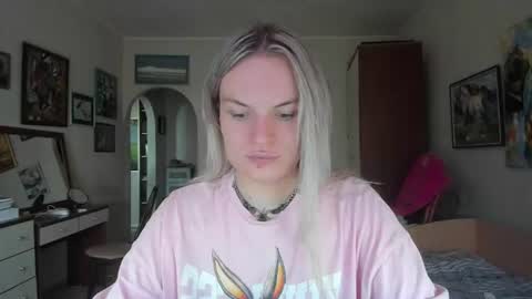 mili-kira online show from August 5, 8:01 am