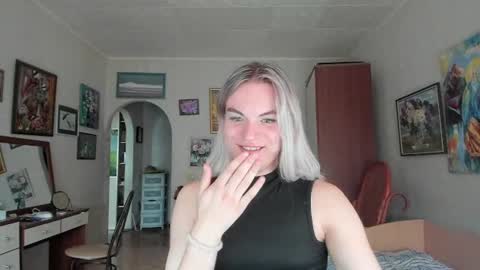 mili-kira online show from August 5, 10:24 am