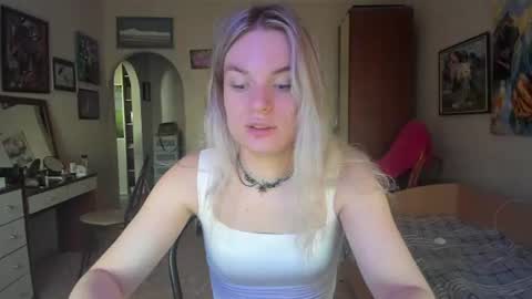 mili-kira online show from August 7, 4:56 am