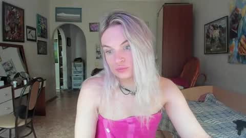 mili-kira online show from August 9, 10:38 am