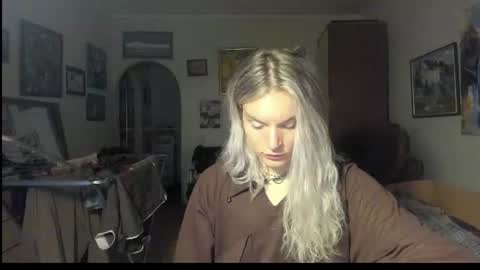 mili-kira online show from August 13, 6:44 pm