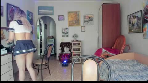 mili-kira online show from August 14, 7:56 am