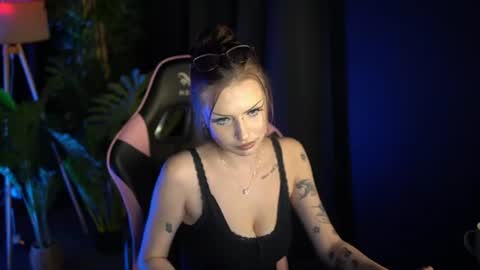 Kitty online show from August 17, 3:06 pm