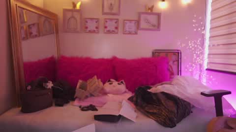milly_kenner online show from July 22, 8:44 pm