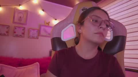 milly_kenner online show from July 28, 8:04 pm