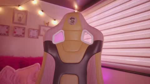 milly_kenner online show from July 31, 7:19 pm