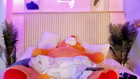 miluu online show from August 11, 1:18 am