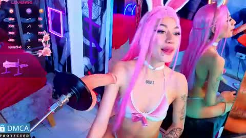 mily_g online show from August 12, 7:22 am