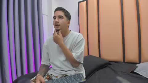 Mily  Mark online show from August 8, 10:32 pm