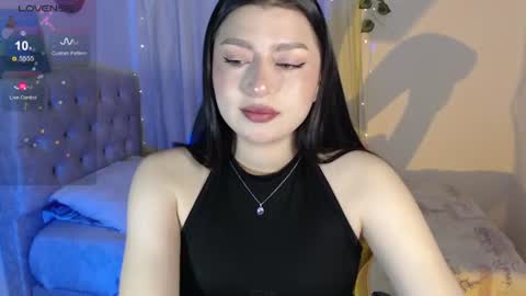 Mily Thomson online show from July 27, 10:59 pm
