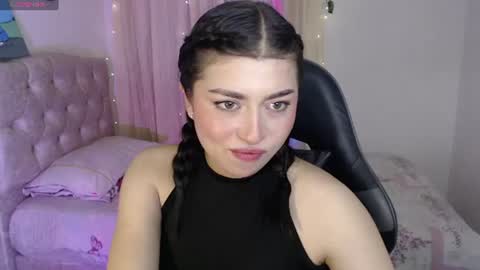 Mily Thomson online show from August 9, 3:40 am
