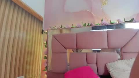 mimi__rose_ online show from August 12, 6:27 am