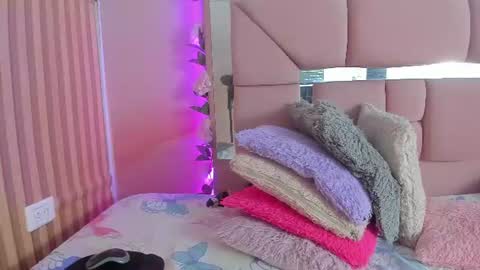 mimi__rose_ online show from August 14, 6:28 am