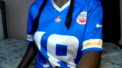 mimiebony online show from August 1, 7:36 am