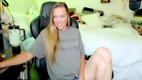 Mindy Mars online show from August 17, 3:06 pm