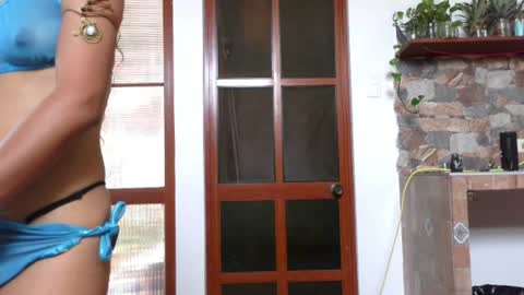   Mini Mila Kunis ft Asshton Katchero  online show from August 7, 8:20 pm